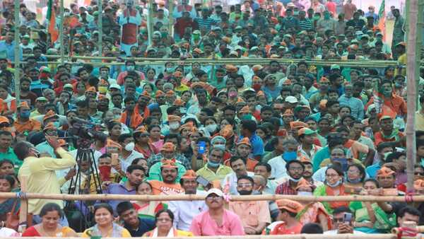 কোচবিহারের গুলি চালনায় ঘটনায় শাহের পদত্যাগ দাবি