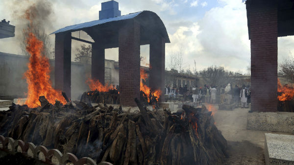 অন্যান্য জেলার দেহ দাহ করার হচ্ছে অন্যান্য জেলার দেহ দাহ করার হচ্ছে