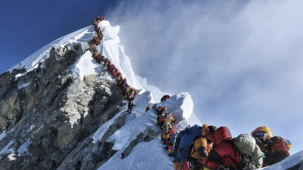 বেসক্যাম্পের ৫ জন শেরপাও আক্রান্ত বেসক্যাম্পের ৫ জন শেরপাও আক্রান্ত