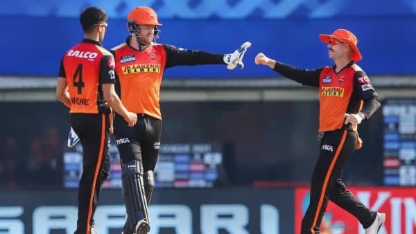 সানরাইজার্স হায়দরাবাদকে বাকি আইপিএলে নেতৃত্ব দেবেন কেন সানরাইজার্স হায়দরাবাদকে বাকি আইপিএলে নেতৃত্ব দেবেন কেন