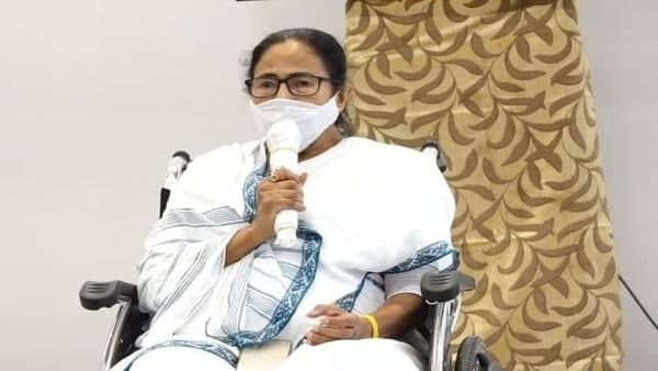 টিকা নিয়ে কেন্দ্রের ভূমিকাতে সরব মমতা