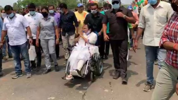 মমতার অভিযোগ 