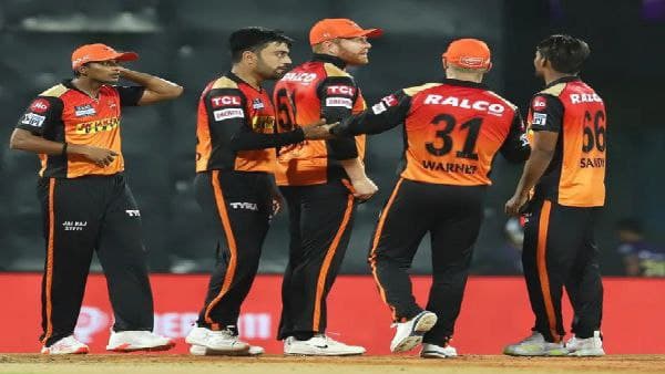 নজিরের হাতছানি নজিরের হাতছানি