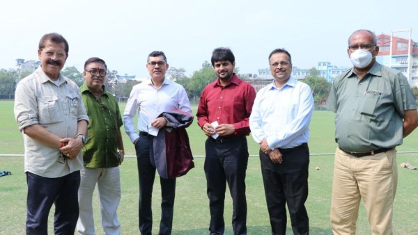 আমরির সঙ্গে গাঁটছড়া