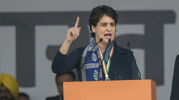 জিএসটি ছাড় নিয়ে প্রিয়াঙ্কার তোপের মুখে কেন্দ্র জিএসটি ছাড় নিয়ে প্রিয়াঙ্কার তোপের মুখে কেন্দ্র