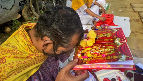  হালখাতা লেখার শুভ সময়