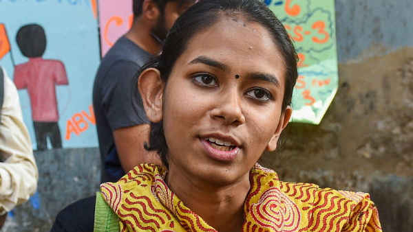 ঐশীর নিরাপত্তা বাড়ানোর দাবি ঐশীর নিরাপত্তা বাড়ানোর দাবি