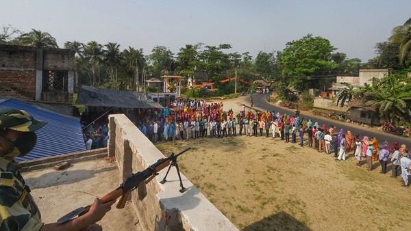 ৫০-১০০ টাকা করে মোট ২৫ হাজার টাকা ওঠে ‘আশীর্বাদী’