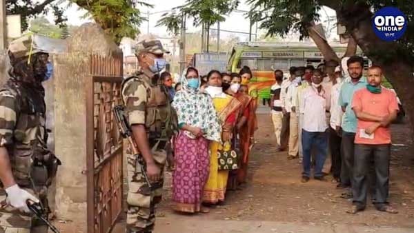 গণতন্ত্রের উৎসবে খারাপ দৃষ্টান্ত হয়ে রইল নন্দীগ্রামের ভোট
