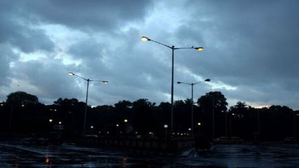 বৃষ্টি-গরম সমাগমে!