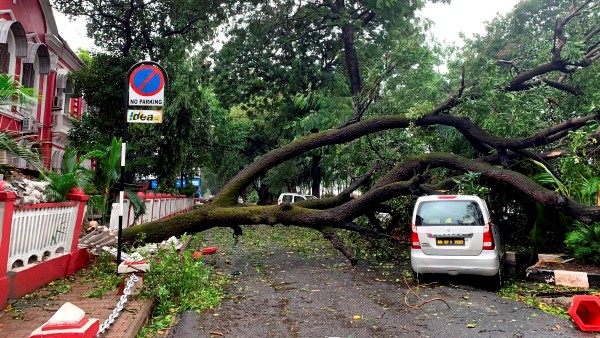  বিপর্যস্ত গুজরাত