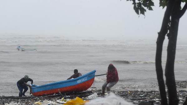 বার্জে সলিল সমাধি