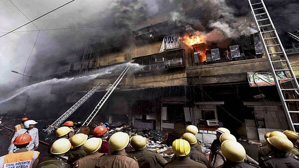 এদিন সকালে আগুন নিয়ন্ত্রণে এদিন সকালে আগুন নিয়ন্ত্রণে
