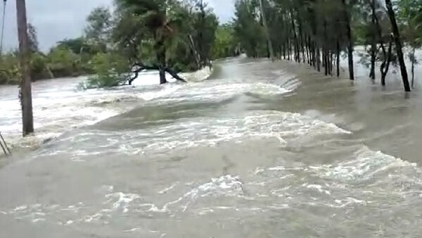 একাধিক গ্রামের বাসিন্দারা আতঙ্কের প্রহর গুনছেন