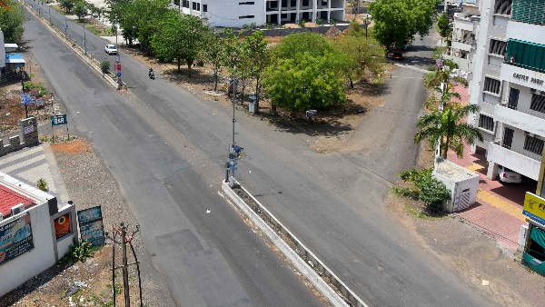 শপিং মল খুলে রা‌খার সময়