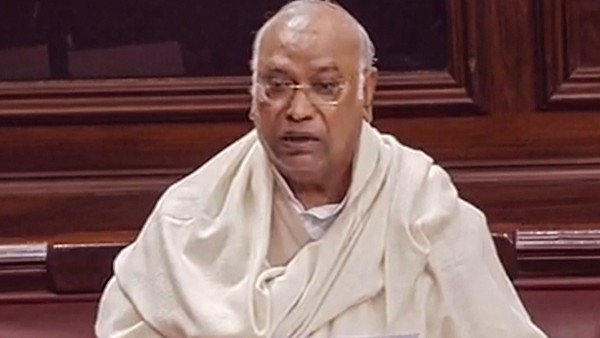 অবিলম্বে সর্বদলীয় বৈঠক ডাকার প্রস্তাব
