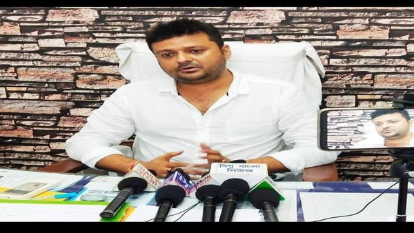 মানুষের পাশে স্বেচ্ছাসেবক