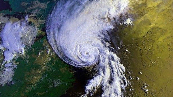 তাউকটের প্রভাবে ৫ রাজ্যে ব্যাপক ক্ষতি তাউকটের প্রভাবে ৫ রাজ্যে ব্যাপক ক্ষতি