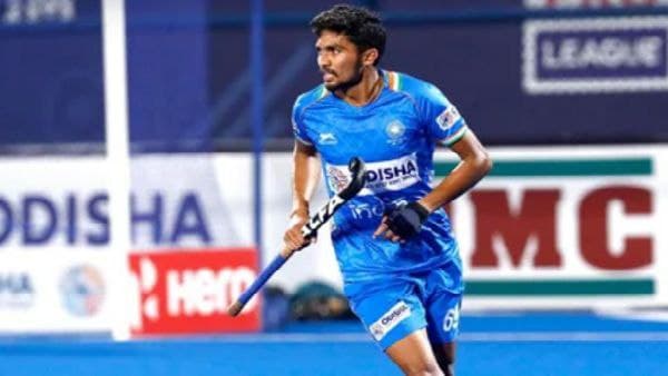 হকিতে সোনার লক্ষ্যে হকিতে সোনার লক্ষ্যে