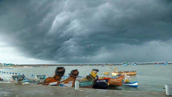 স্থলভাগের আরও কাছে ইয়াস