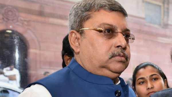 এর আগেও দিলীপ ঘোষকে আক্রমণ এর আগেও দিলীপ ঘোষকে আক্রমণ