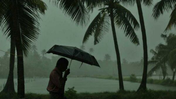 এগোচ্ছে মৌসুমী বায়ু, ভারী বৃষ্টির সতর্কবার্তা এগোচ্ছে মৌসুমী বায়ু, ভারী বৃষ্টির সতর্কবার্তা