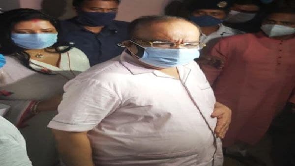 ভোরে এসএসকেএমএ ভর্তি মদন-শোভন ভোরে এসএসকেএমএ ভর্তি মদন-শোভন
