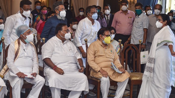 মমতা-ক্যাবিনেটে মোট ৯ মহিলা মন্ত্রীর মমতা-ক্যাবিনেটে মোট ৯ মহিলা মন্ত্রীর