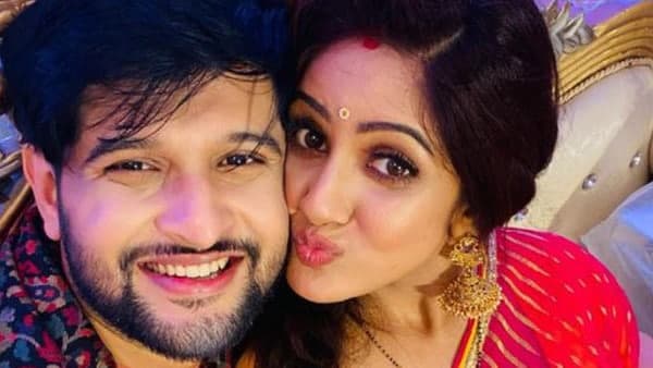 নীল-তৃণার পরিবারে প্রস্তুতি তুঙ্গে নীল-তৃণার পরিবারে প্রস্তুতি তুঙ্গে