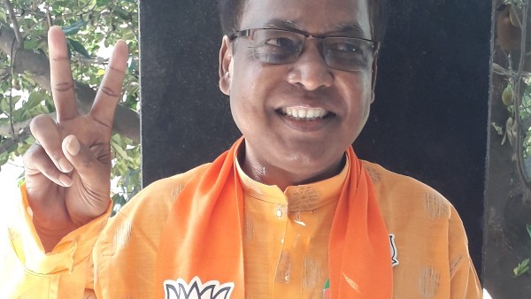 ফেসবুক লাইভে কি বললেন ঝাড়গ্রামের সাংসদ? 