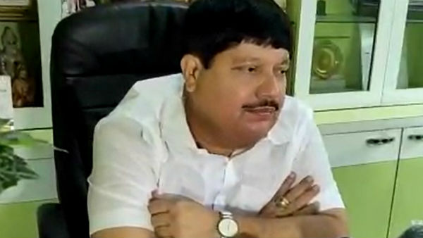 অর্জুন সিংয়ের বাড়ি টার্গেট করে পড়ল বোমা অর্জুন সিংয়ের বাড়ি টার্গেট করে পড়ল বোমা