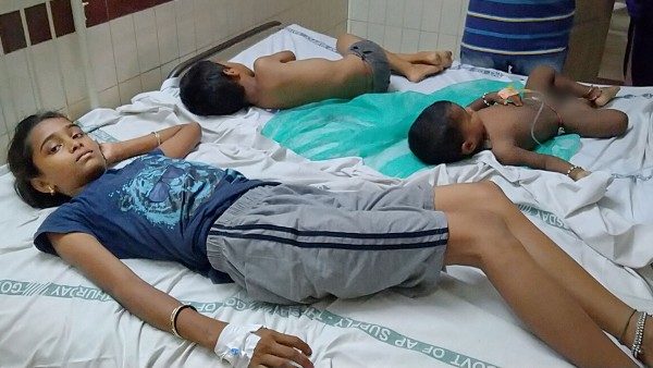 তিনদিনের জ্বর ও ডায়রিয়ায় নাকাল শিশুরা তিনদিনের জ্বর ও ডায়রিয়ায় নাকাল শিশুরা