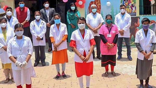খোলা থাকবে ইনডোর-আউটডোর-জরুরি পরিষেবা খোলা থাকবে ইনডোর-আউটডোর-জরুরি পরিষেবা