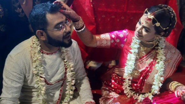 ইমন-নীলাঞ্জনের বাড়িতে কী ঘটছে? ইমন-নীলাঞ্জনের বাড়িতে কী ঘটছে?