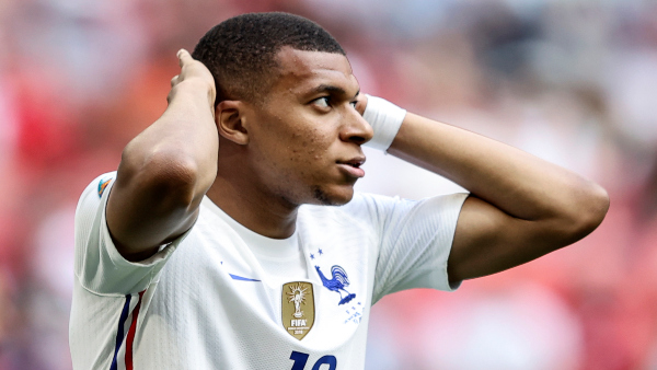 ডেনমার্কের বিরুদ্ধে হার ফ্রান্সের ডেনমার্কের বিরুদ্ধে হার ফ্রান্সের