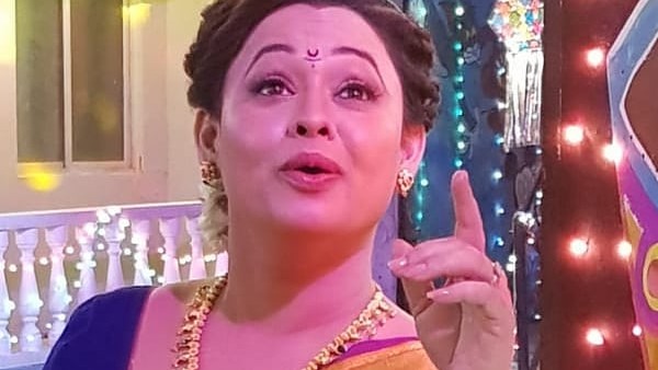 সোনালিকা যোশী (মাধবী ভাবি) সোনালিকা যোশী (মাধবী ভাবি)