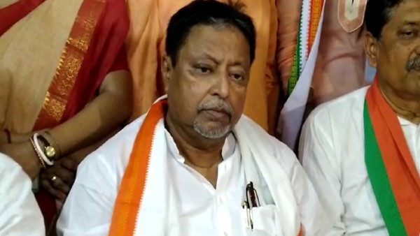 মুকুল রায় জানেন, কখন কী করতে হয় মুকুল রায় জানেন, কখন কী করতে হয়
