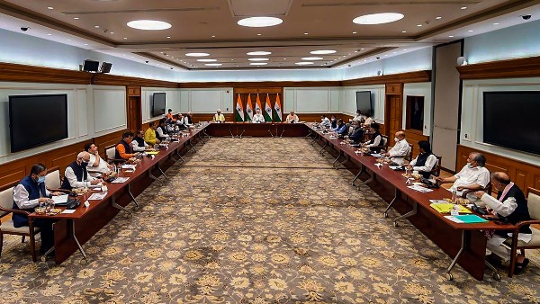 পূর্ণ রাজ্যের মর্যাদা দাবি পূর্ণ রাজ্যের মর্যাদা দাবি