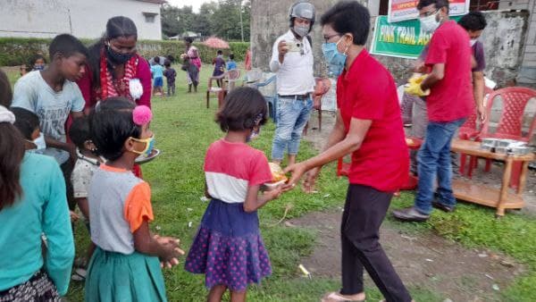 মানুষের পাশে মানুষের পাশে