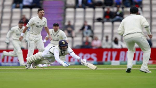 ভারসাম্যে খুশি