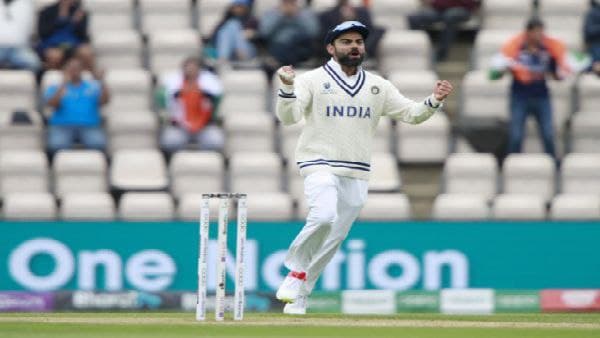 বিরাট প্রশংসিত