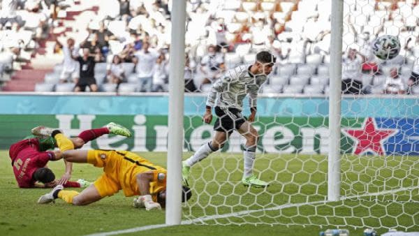 প্রথম চ্যাম্পিয়ন প্রথম চ্যাম্পিয়ন