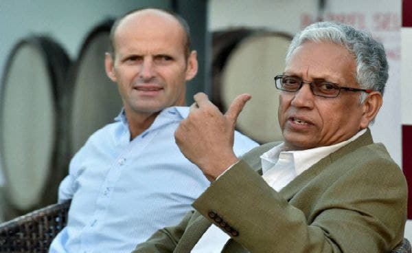 নিরপেক্ষ কিউরেটর