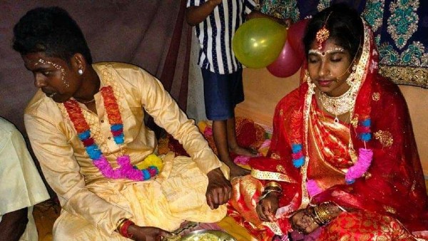  ফেসবুকে পরিচয়