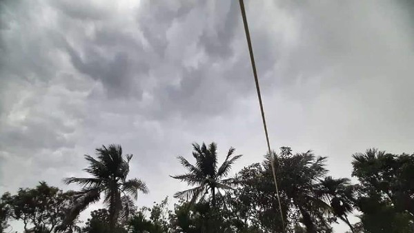 ভরা কোটাল ও বানের হাত থেকে রক্ষা পেতে ভরা কোটাল ও বানের হাত থেকে রক্ষা পেতে