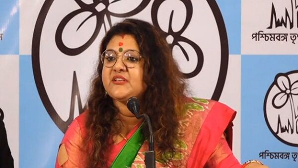 স্বামীর পাশে সুজাতা