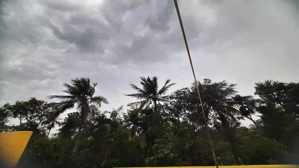 আবহাওয়ার পূর্বাভাসে অশনি সংকেত আবহাওয়ার পূর্বাভাসে অশনি সংকেত