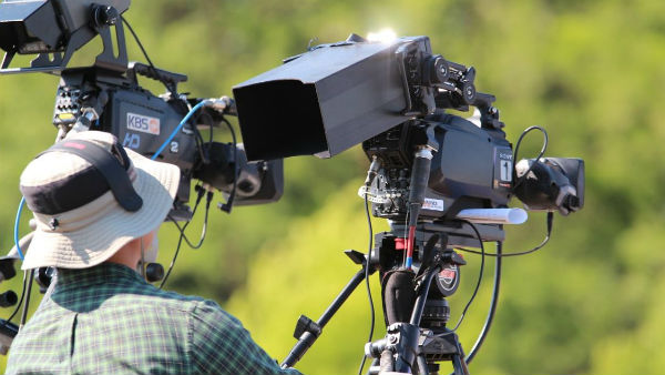 শিল্পীর স্বাধীনতায় মারণ আঘাত? শিল্পীর স্বাধীনতায় মারণ আঘাত?