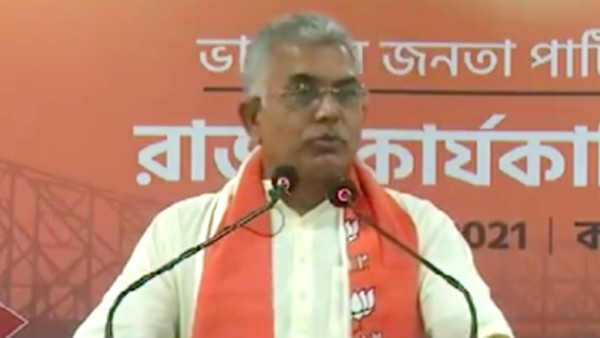 রাজনীতি আর ব্যক্তিগত সম্পর্ক যে এক নয়! রাজনীতি আর ব্যক্তিগত সম্পর্ক যে এক নয়!