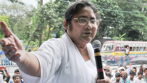 মুকুলকে বাংলো দেওয়ার অনুরোধ করে রাজ্যসভার চেয়ারম্যানকে চিঠি MP দোলা সেনের মুকুলকে বাংলো দেওয়ার অনুরোধ করে রাজ্যসভার চেয়ারম্যানকে চিঠি MP দোলা সেনের